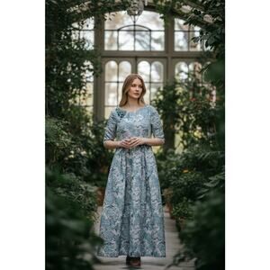 Theia Short Sleeve Metallic Jacquard A Line Gown Size 14 Silver Blue Beaded Flor